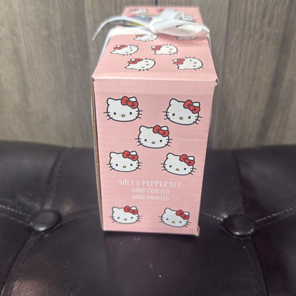 New Blue Sky Clayworks School Girl Hello Kitty & Rainbow Salt & Pepper Shakers - Picture 4 of 9